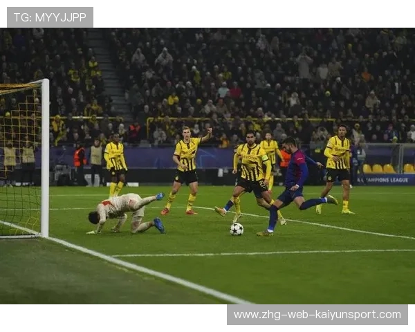 巴塞罗那边路插上撕裂对手防线