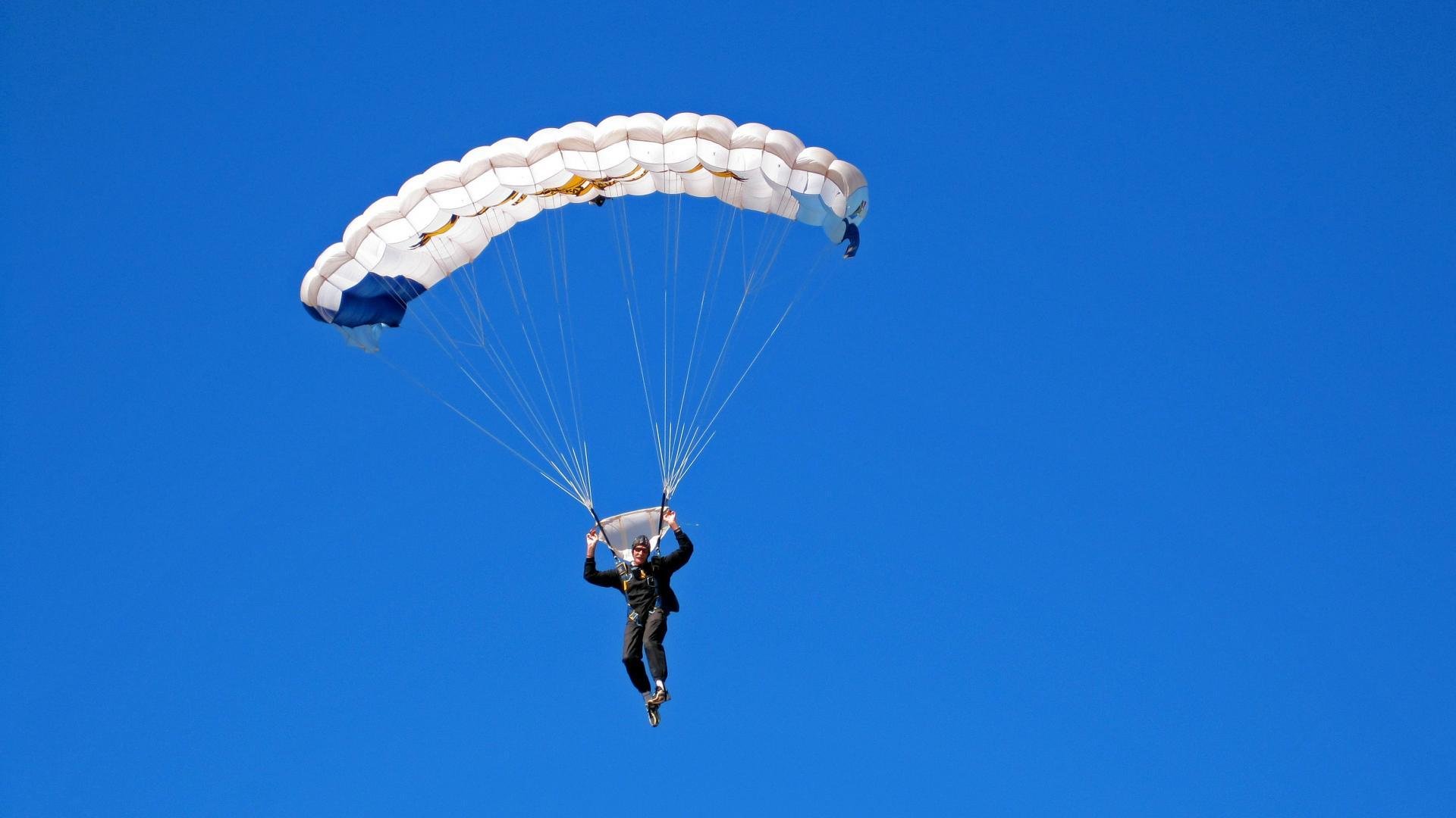 开云体育app官网-《ApexLegends》“极夜风暴”地图改版上线，全新挑战等你来战！